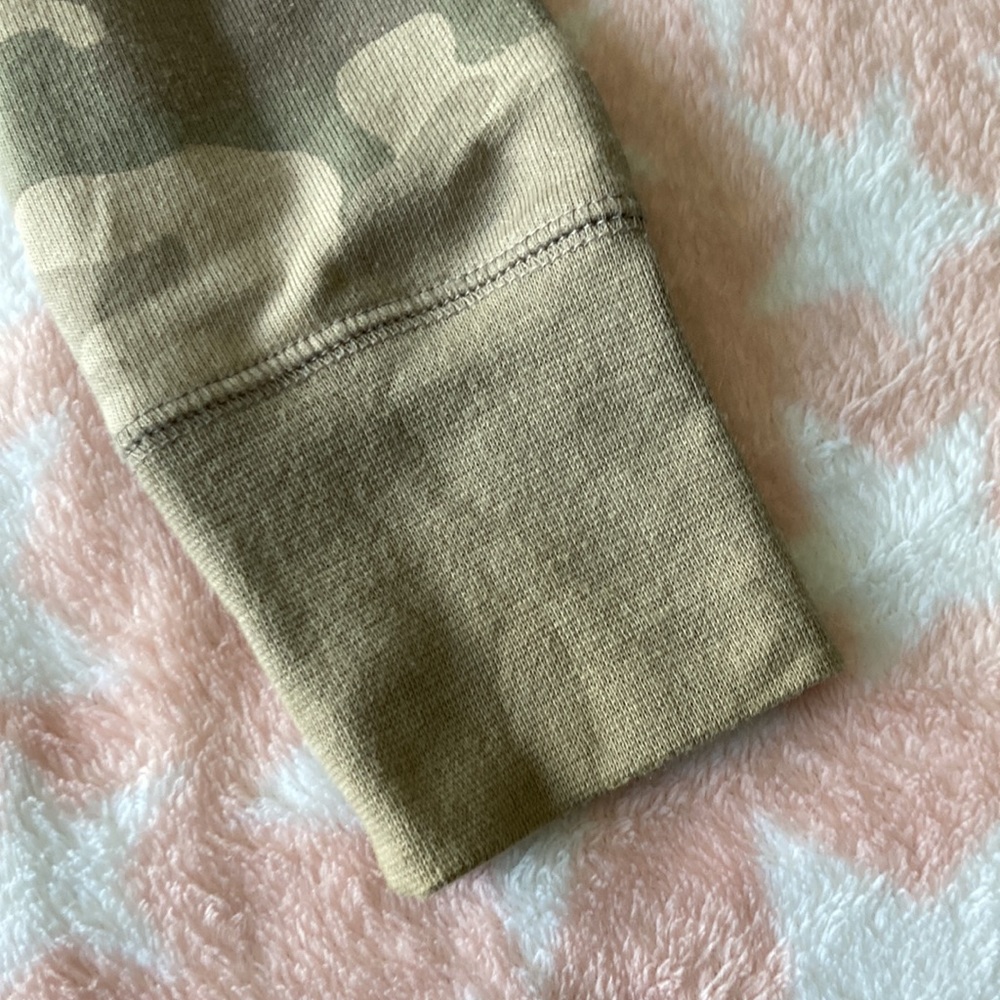Sweatshirt - Picture 3 of 3